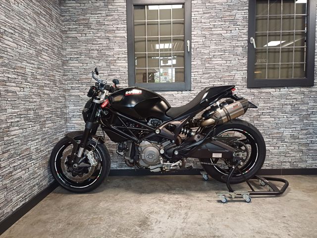 ducati - m-696