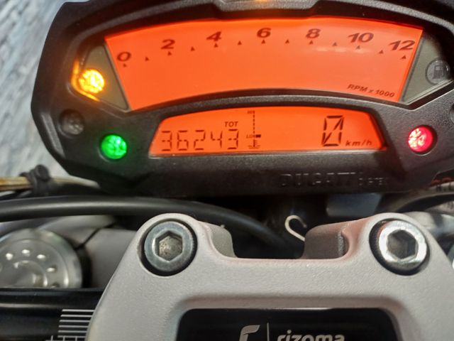 ducati - m-696