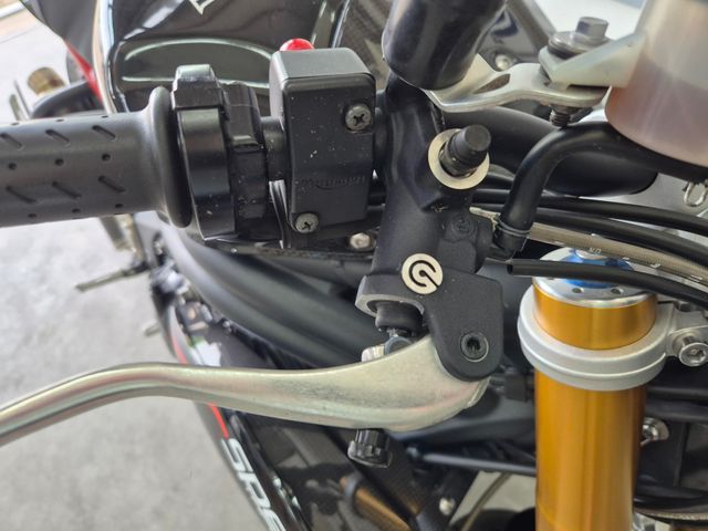 triumph - speed-triple-r