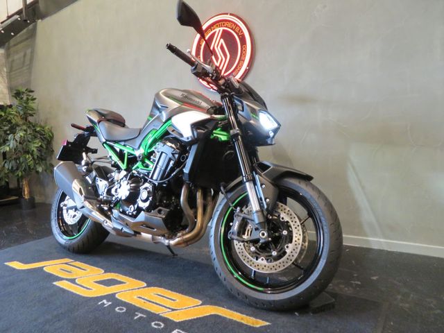 kawasaki - z900
