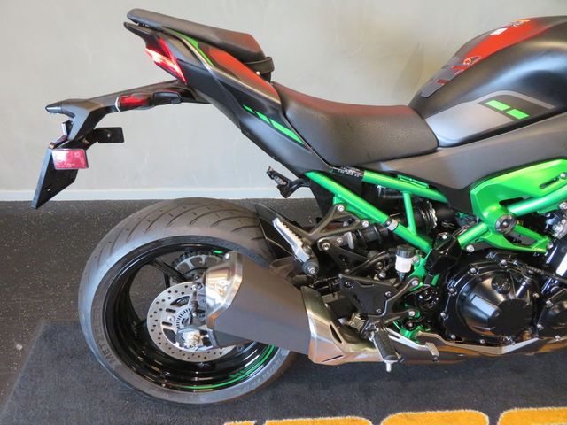 kawasaki - z900