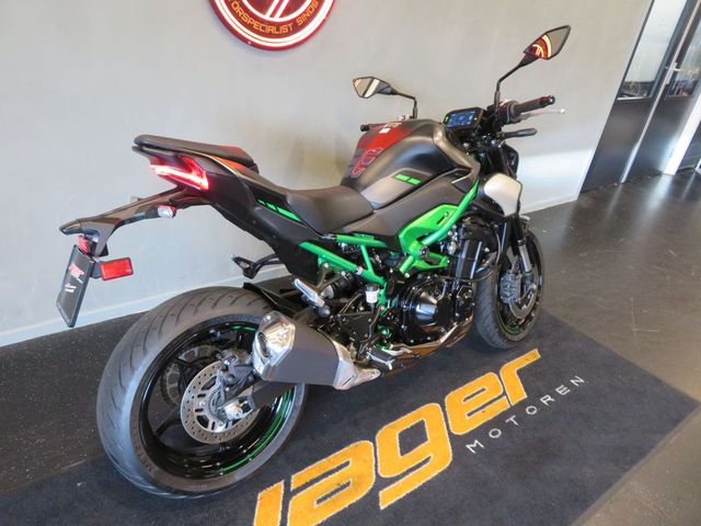 kawasaki - z900