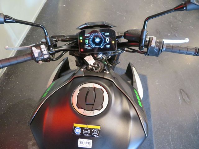 kawasaki - z900