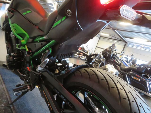 kawasaki - z900