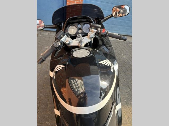 honda - cbr-1000-f