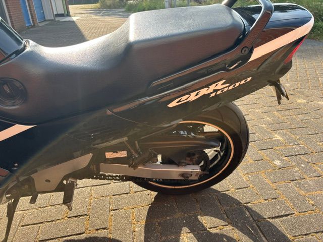 honda - cbr-1000-f