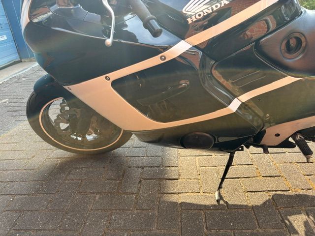 honda - cbr-1000-f