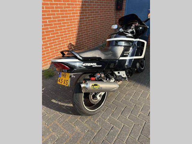 honda - cbr-1000-f