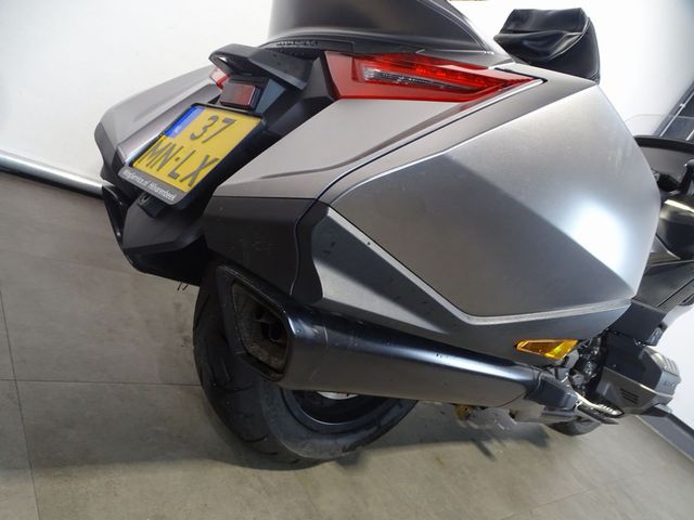 honda - gl-1800-goldwing-bagger