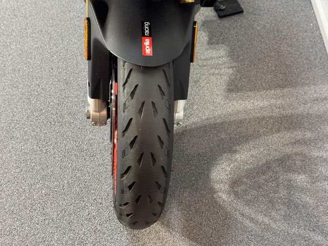aprilia - tuono--v4-1100-factory