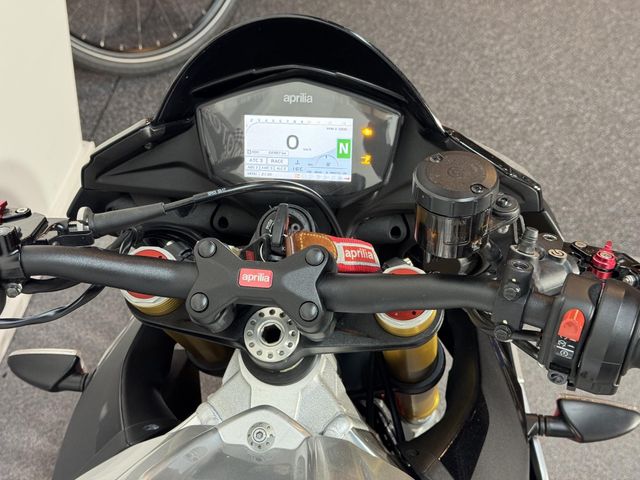 aprilia - tuono--v4-1100-factory