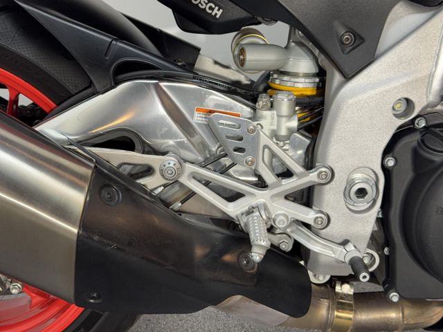 aprilia - tuono--v4-1100-factory