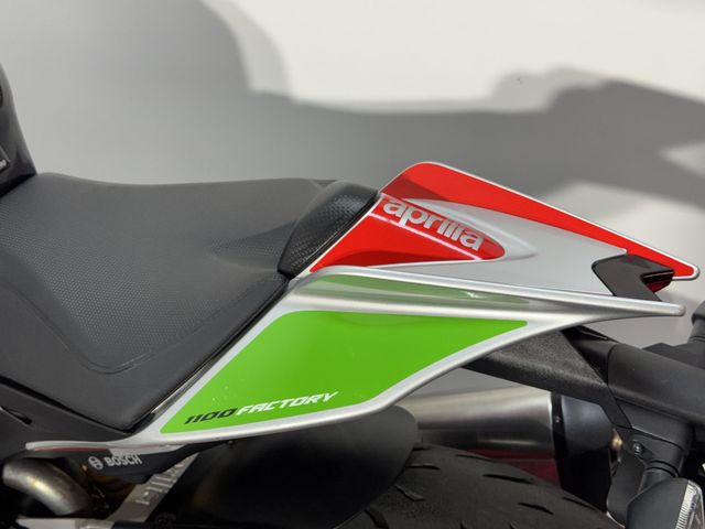 aprilia - tuono--v4-1100-factory
