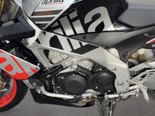 aprilia - tuono--v4-1100-factory