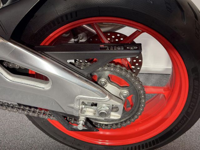 aprilia - tuono--v4-1100-factory