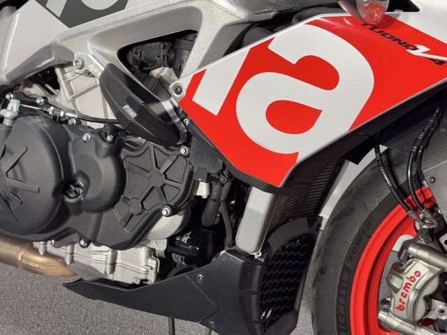 aprilia - tuono--v4-1100-factory