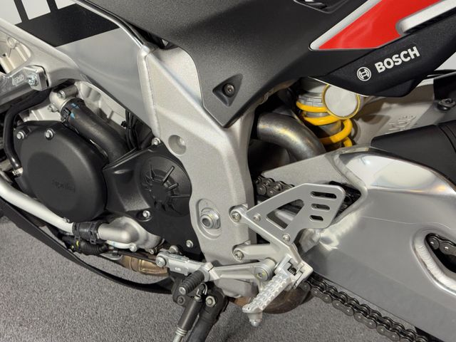 aprilia - tuono--v4-1100-factory