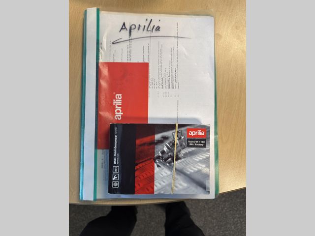 aprilia - tuono--v4-1100-factory