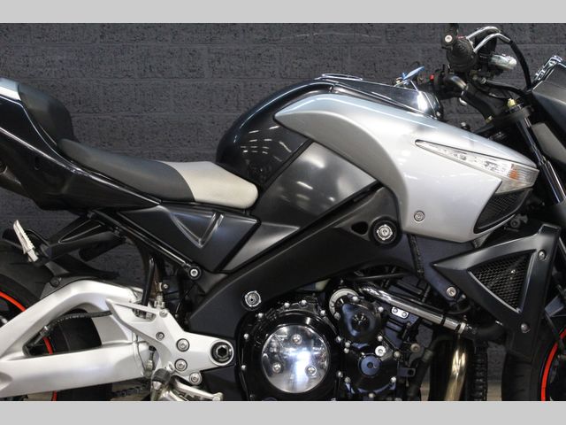 suzuki - b-king-1300