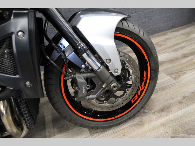 suzuki - b-king-1300
