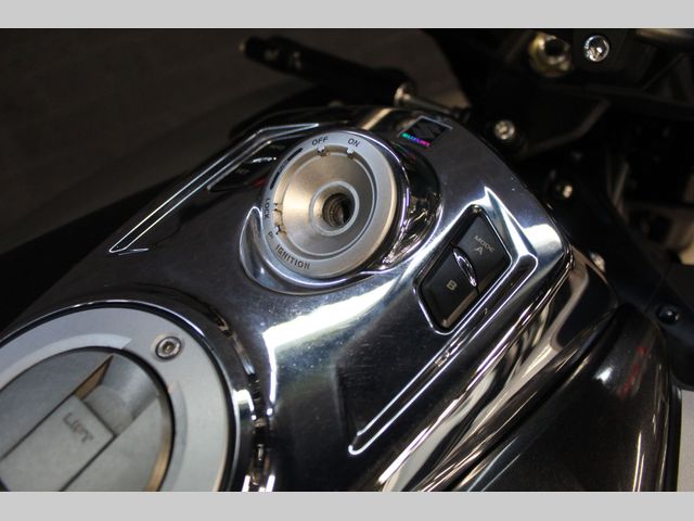 suzuki - b-king-1300