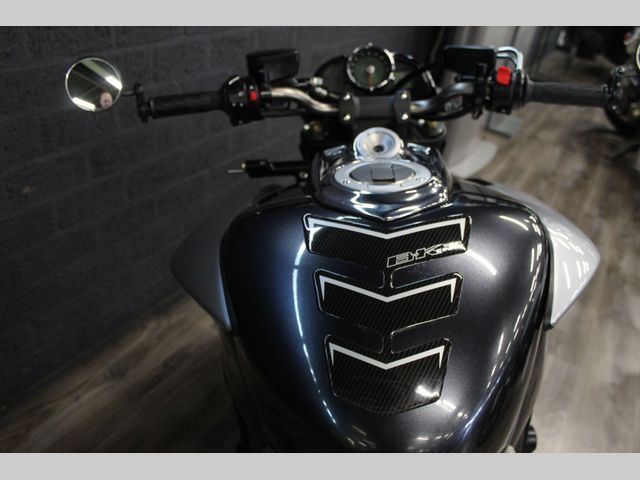 suzuki - b-king-1300