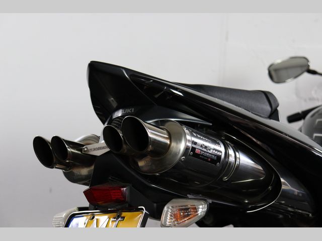 suzuki - b-king-1300
