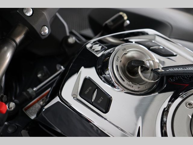 suzuki - b-king-1300