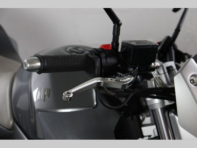 suzuki - gsr-600