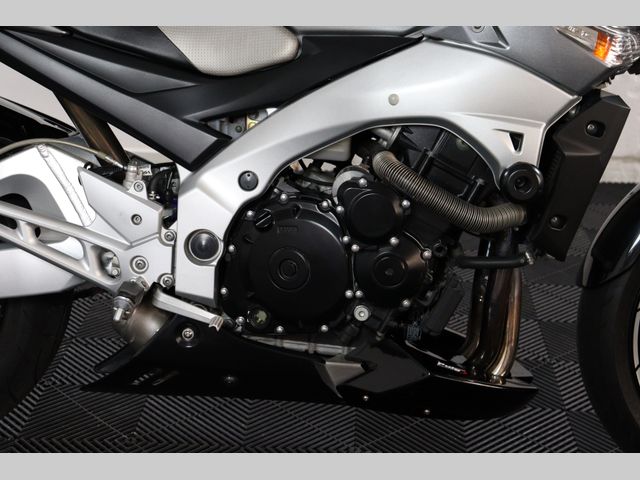 suzuki - gsr-600