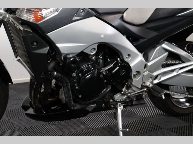 suzuki - gsr-600
