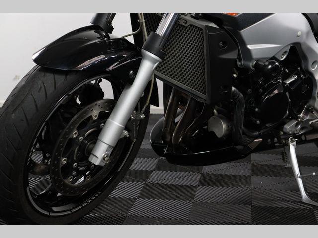suzuki - gsr-600