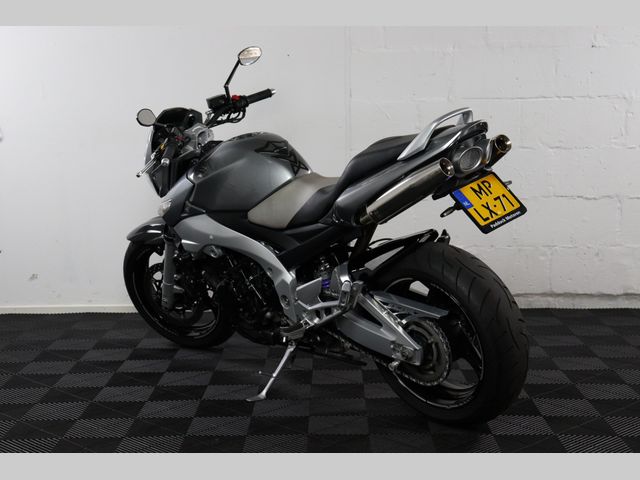 suzuki - gsr-600