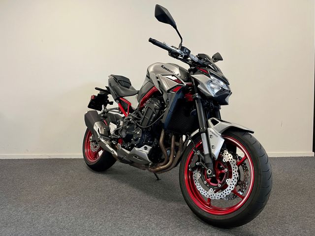 kawasaki - z900