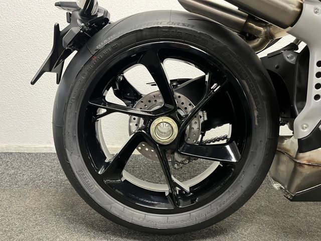 mv-agusta - brutale-1000-rs