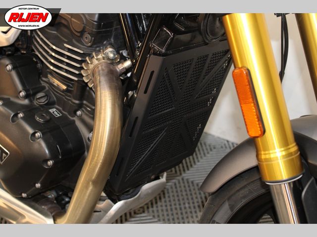 triumph - speed-400