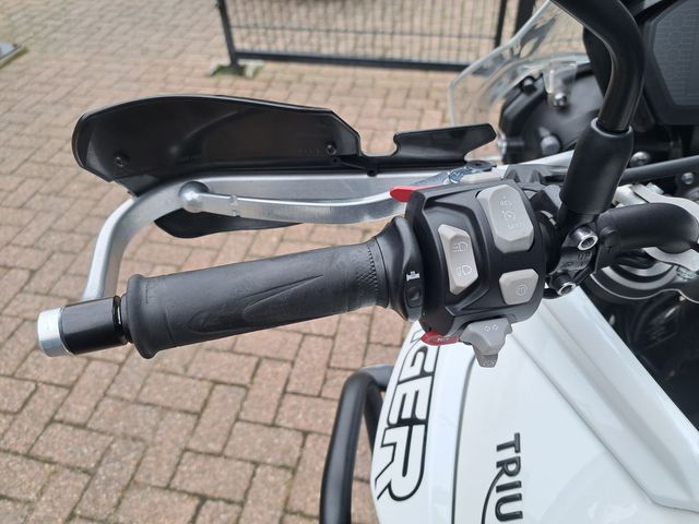 triumph - tiger-800-xrx