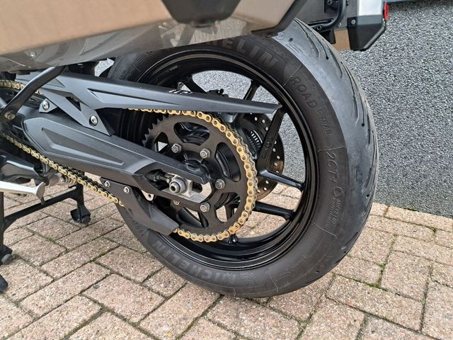 triumph - tiger-800-xrx