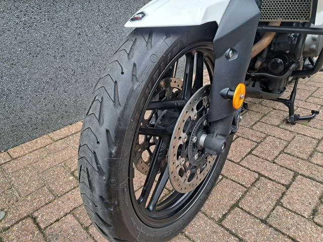 triumph - tiger-800-xrx