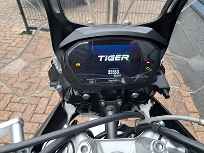 TRIUMPH TIGER 800 XRX – foto 3