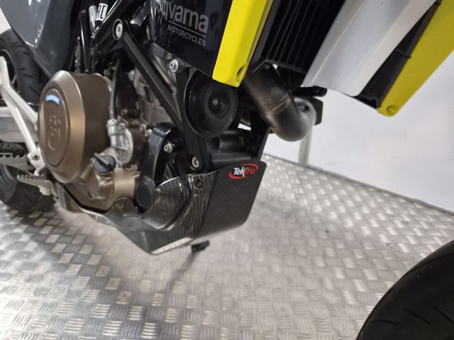husqvarna - 701-supermoto