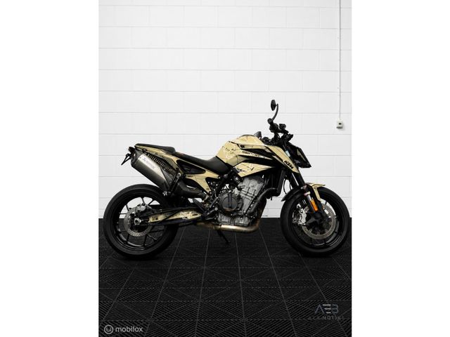 ktm - 890-duke-r