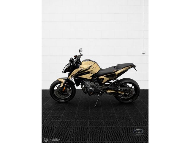 ktm - 890-duke-r