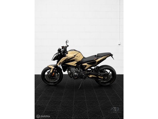 ktm - 890-duke-r