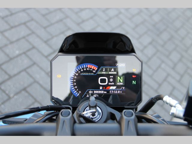 suzuki - gsx-8s