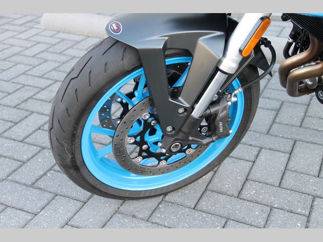 suzuki - gsx-8s