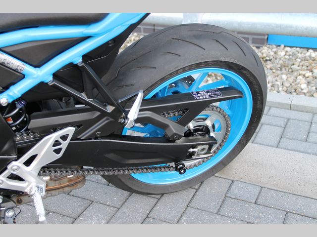 suzuki - gsx-8s