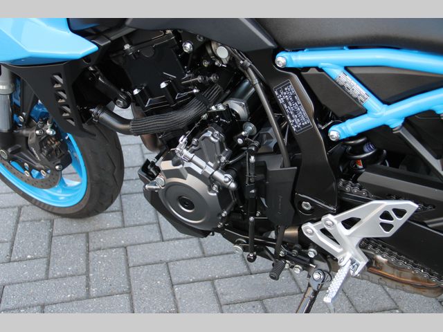 suzuki - gsx-8s