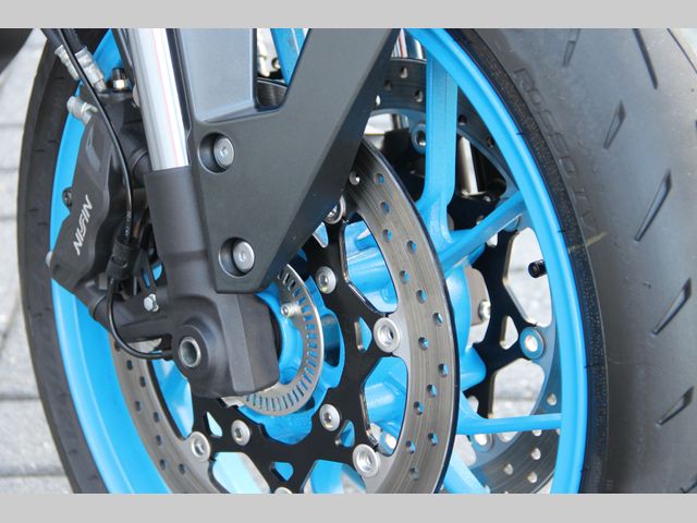 suzuki - gsx-8s