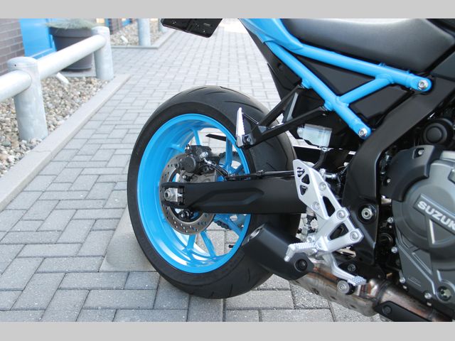 suzuki - gsx-8s